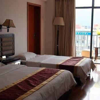 Green Bamboo Hotel Ґуйлінь Екстер'єр фото